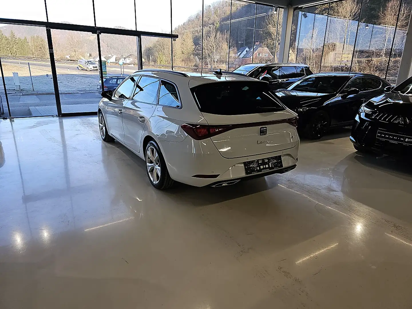 SEAT Leon ST FR TDI DSG Weiß - 2