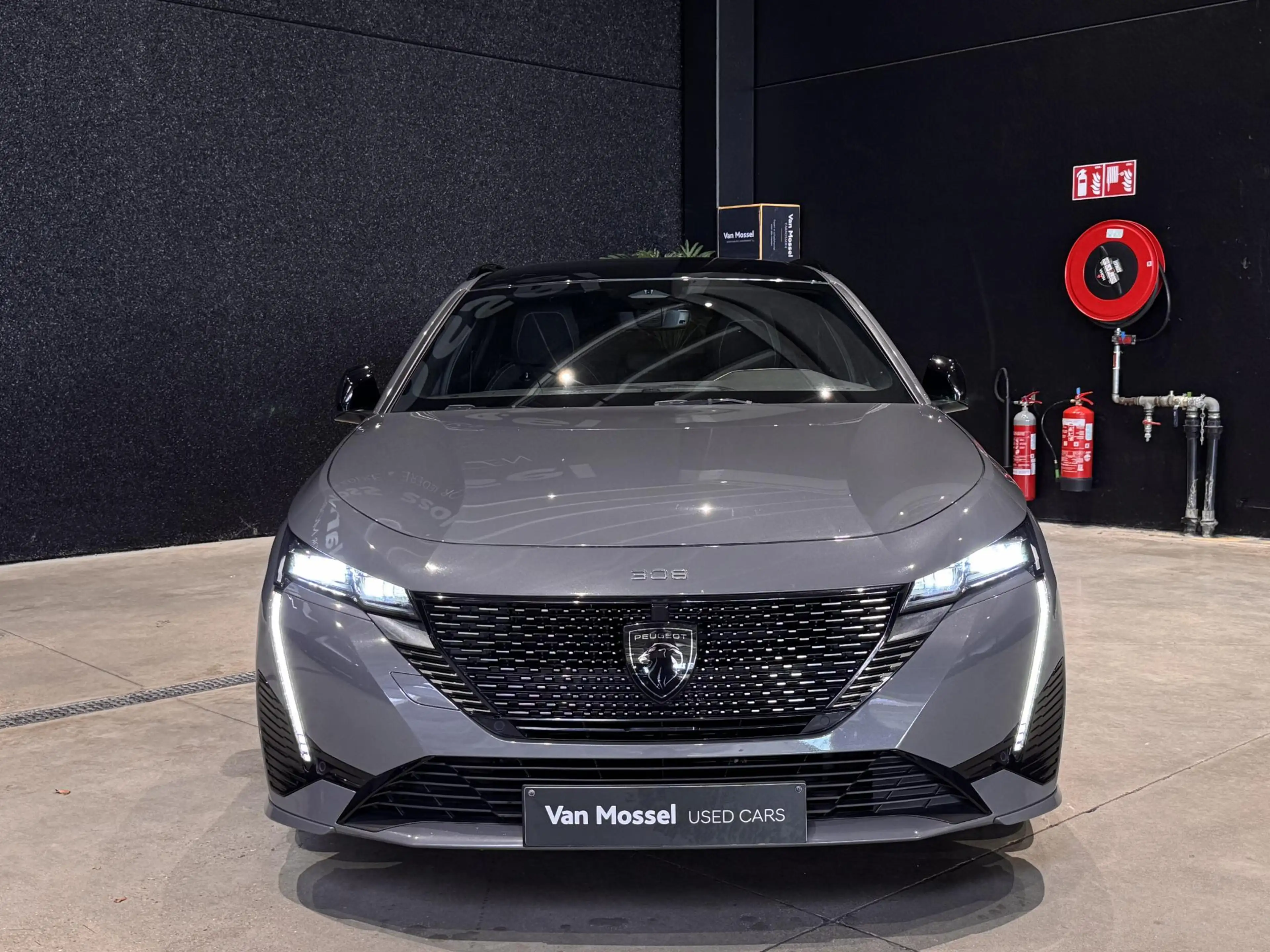 Peugeot 308 SW 1.2 PureTech 130 S&S EAT8 GT Pack — photo 2