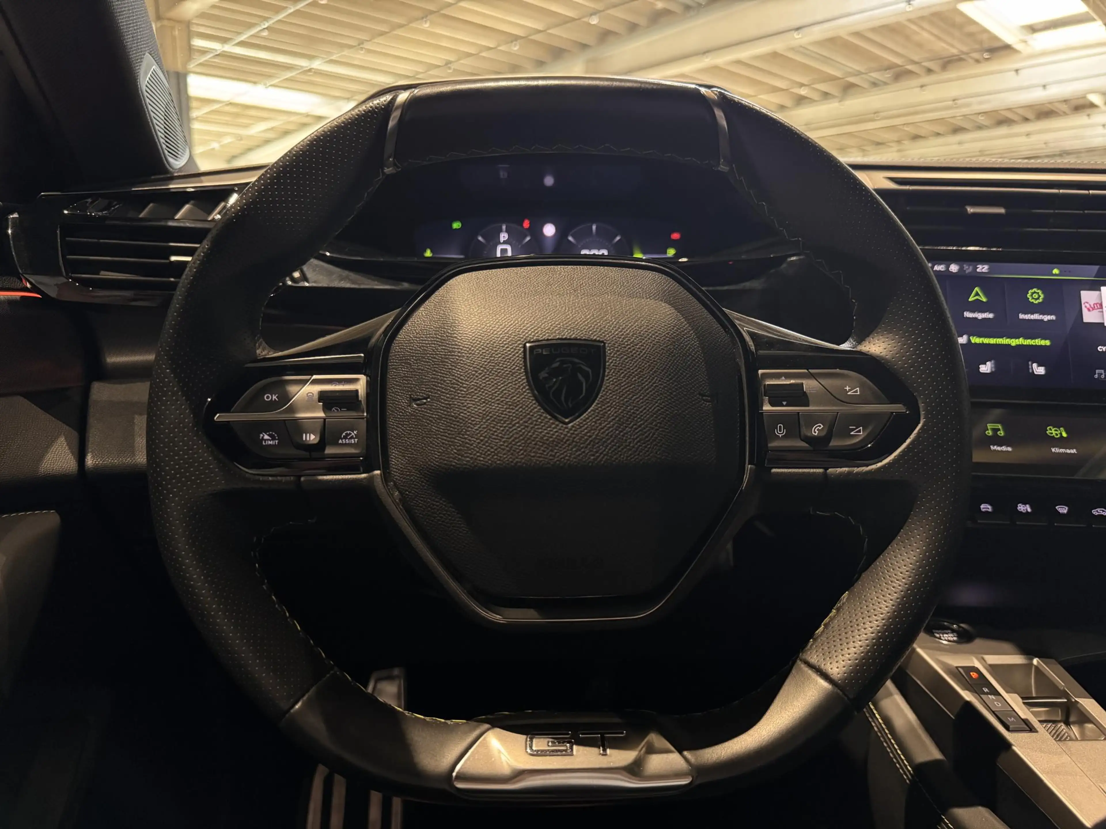 Peugeot 308 SW 1.2 PureTech 130 S&S EAT8 GT Pack — photo 13