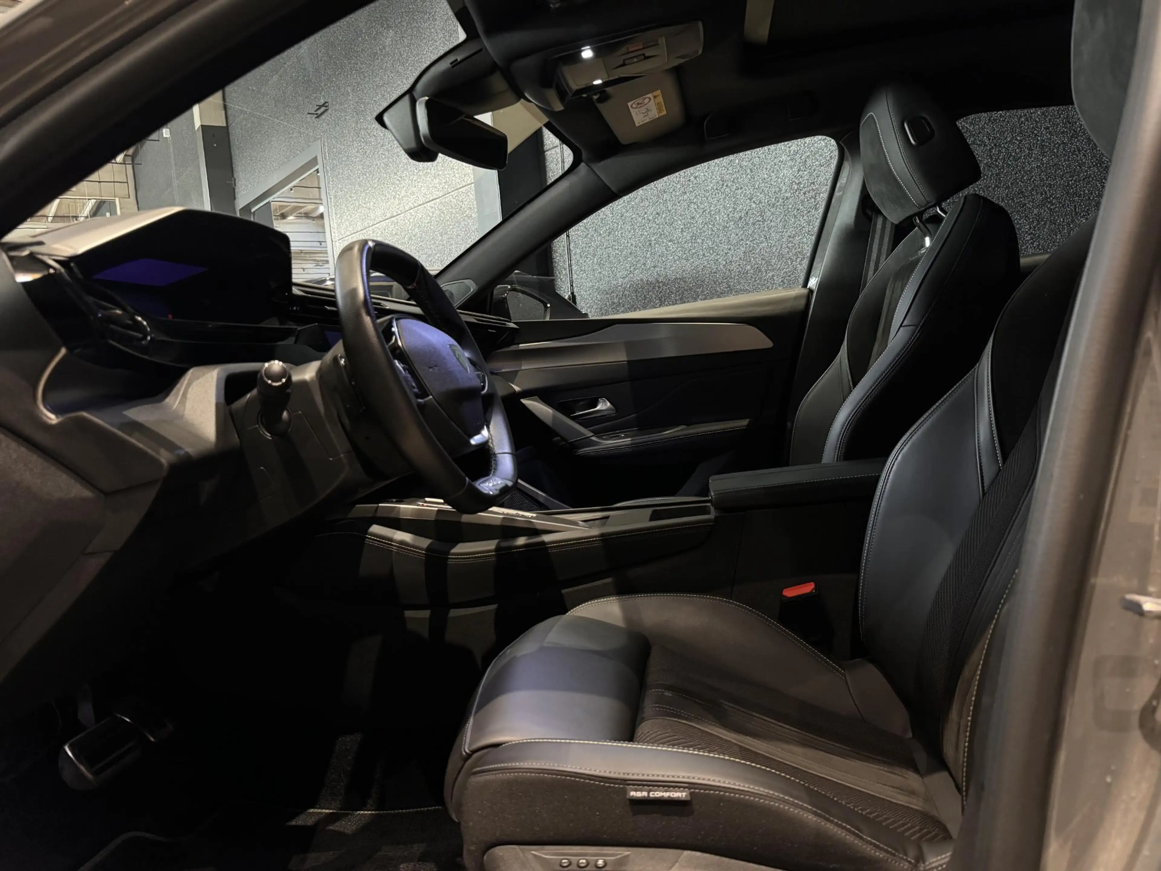 Peugeot 308 SW 1.2 PureTech 130 S&S EAT8 GT Pack — photo 8