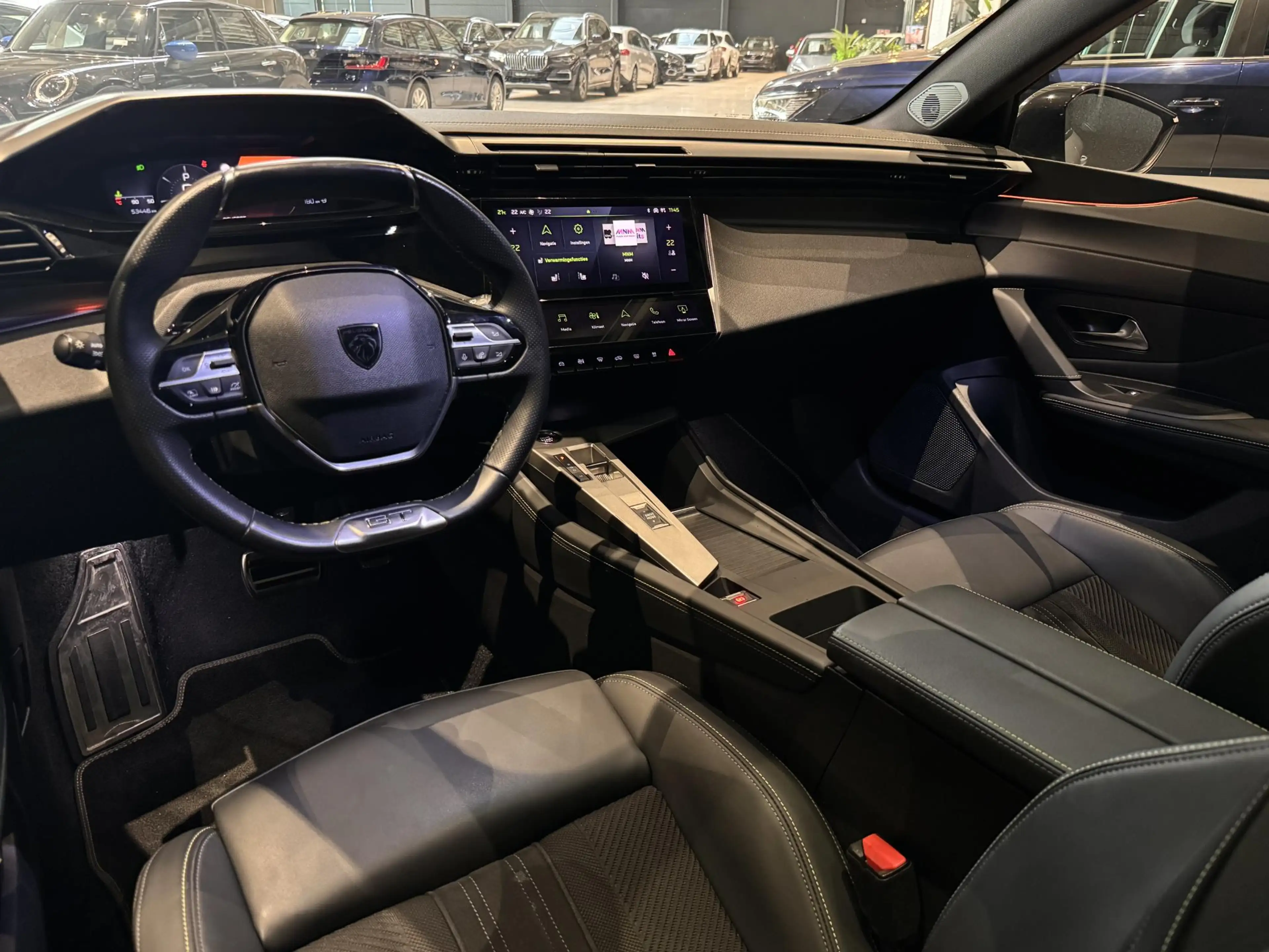 Peugeot 308 SW 1.2 PureTech 130 S&S EAT8 GT Pack — photo 11