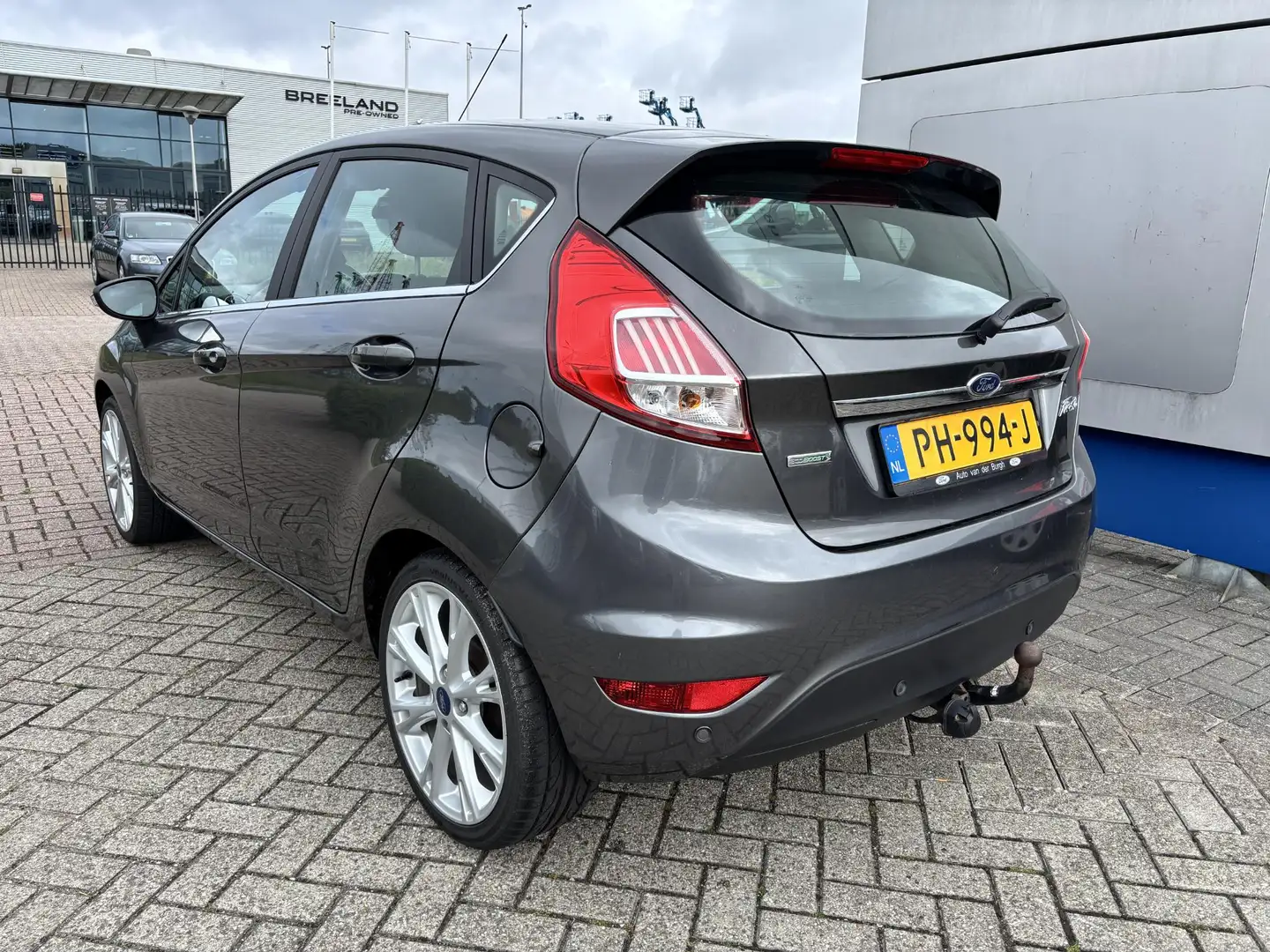 Ford Fiesta 5-deurs Titanium 1.0 ECOboost 100pk Ford Fiesta 1. Grau - 2