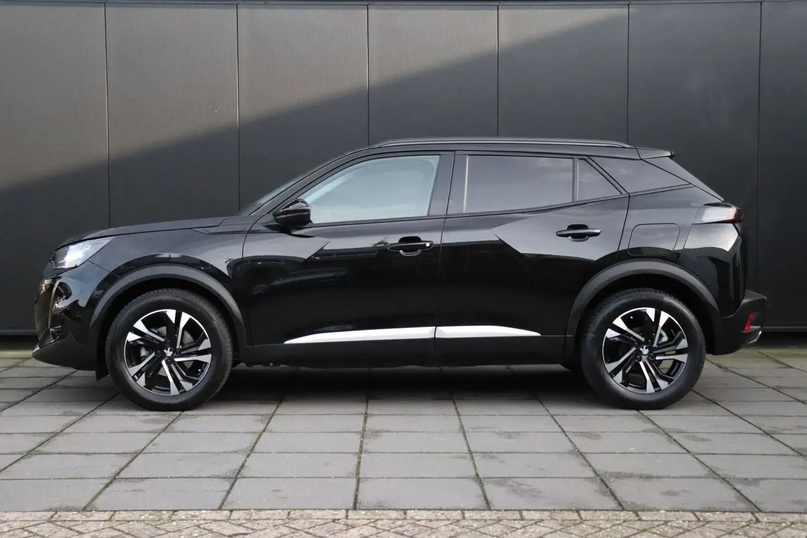 Peugeot 2008 1.2 PureTech Allure Pack | 360° CAMERA | CRUISE | Zwart - 2