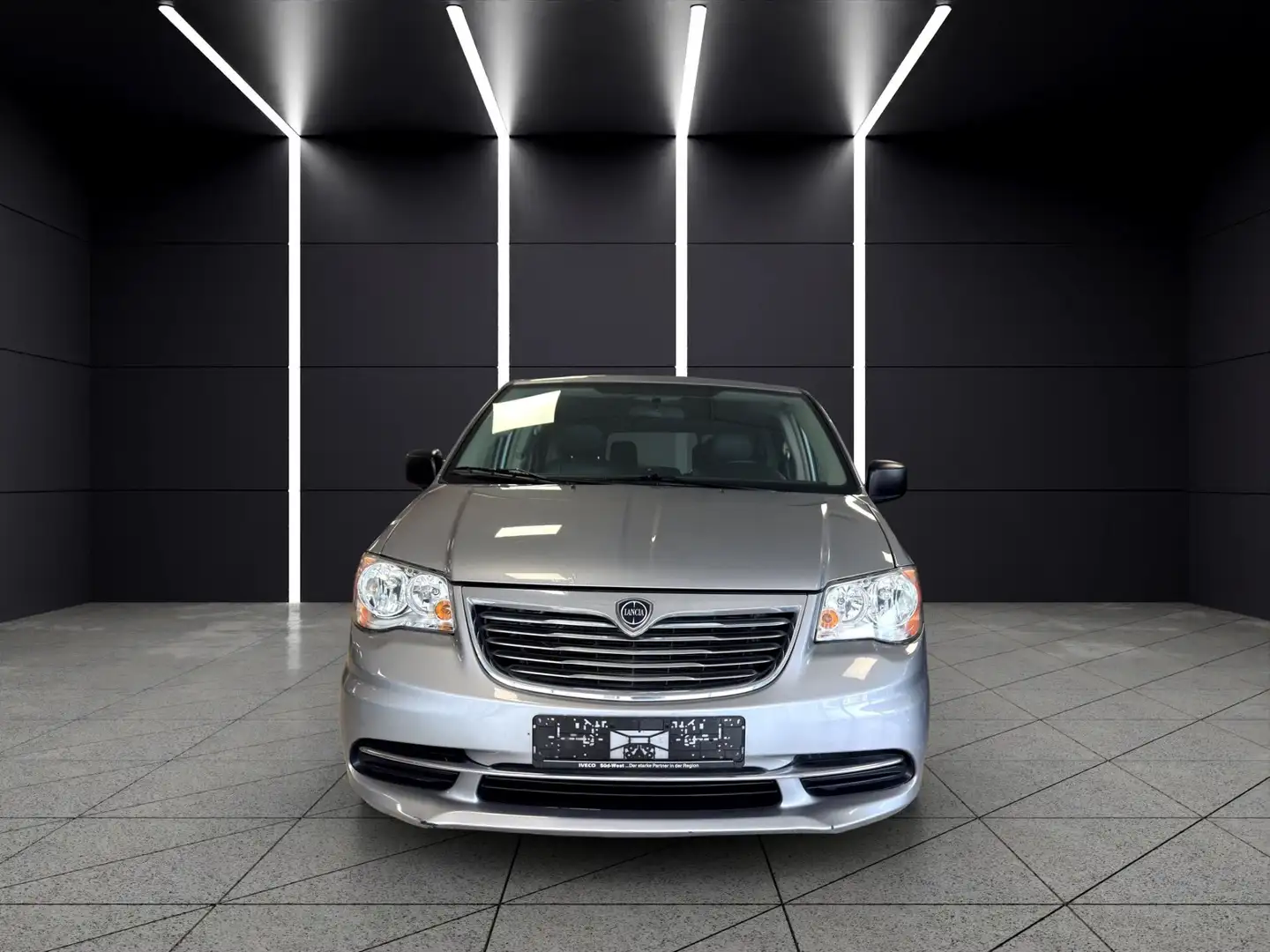 Lancia Voyager 2.8 Multijet Silver - 2