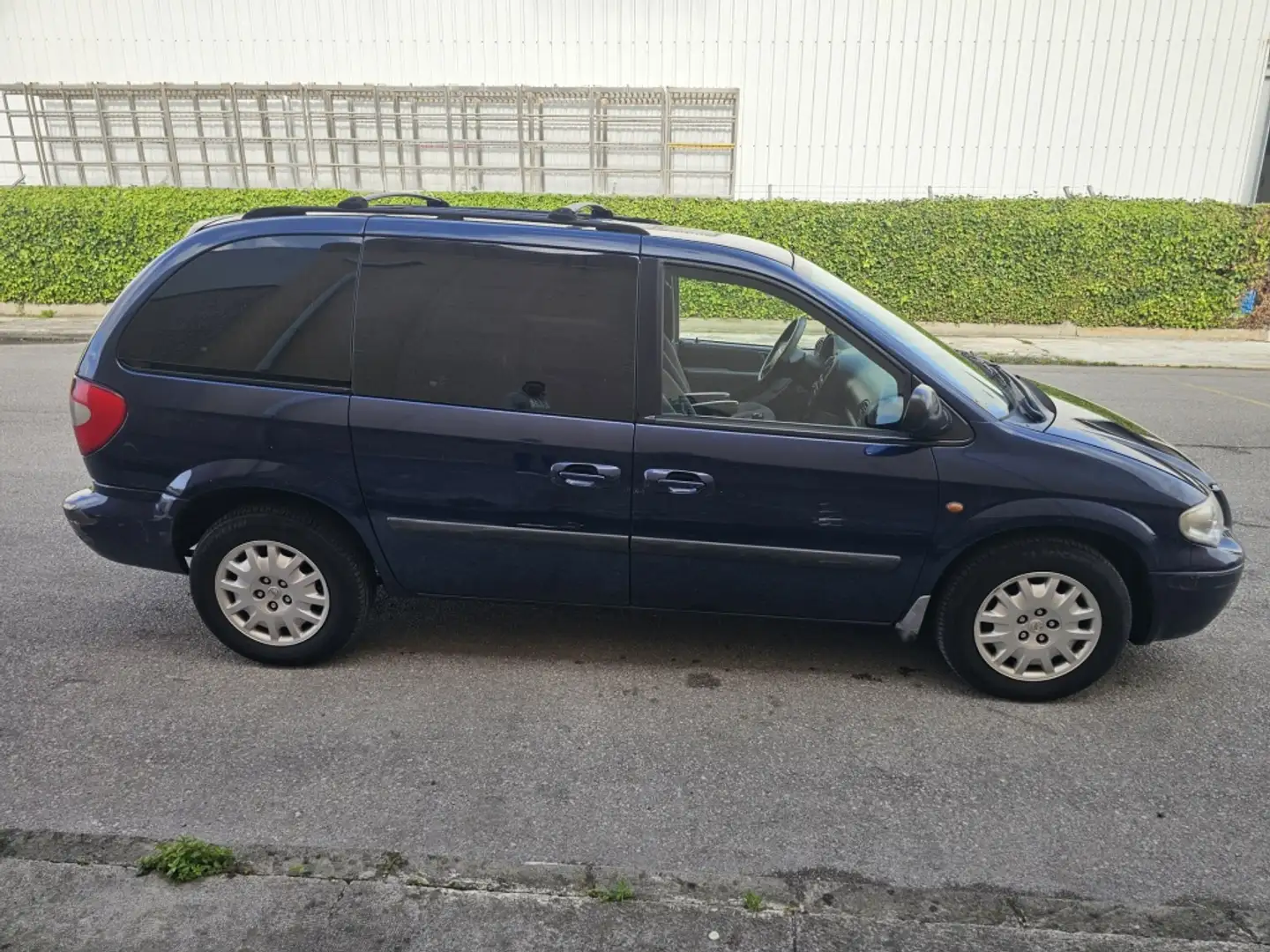 Chrysler Voyager 2.5CRD SE Синий - 2