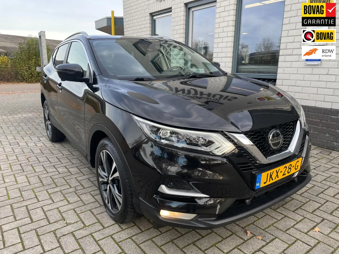 Nissan Qashqai 1.3 DIG-T Acenta Automaat / Stoelverw. / Camera / Noir - 1