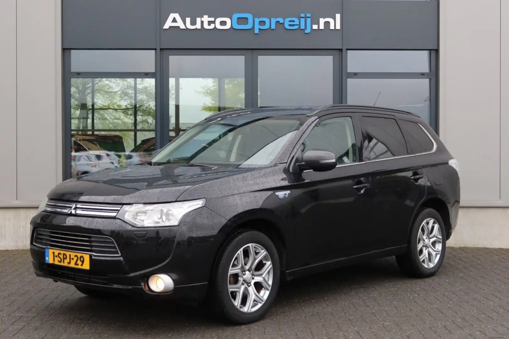 Mitsubishi Outlander 2.0 PHEV Intyle+ AUTOMAAT Clima, NAVI, Camera, Tre Zwart - 1
