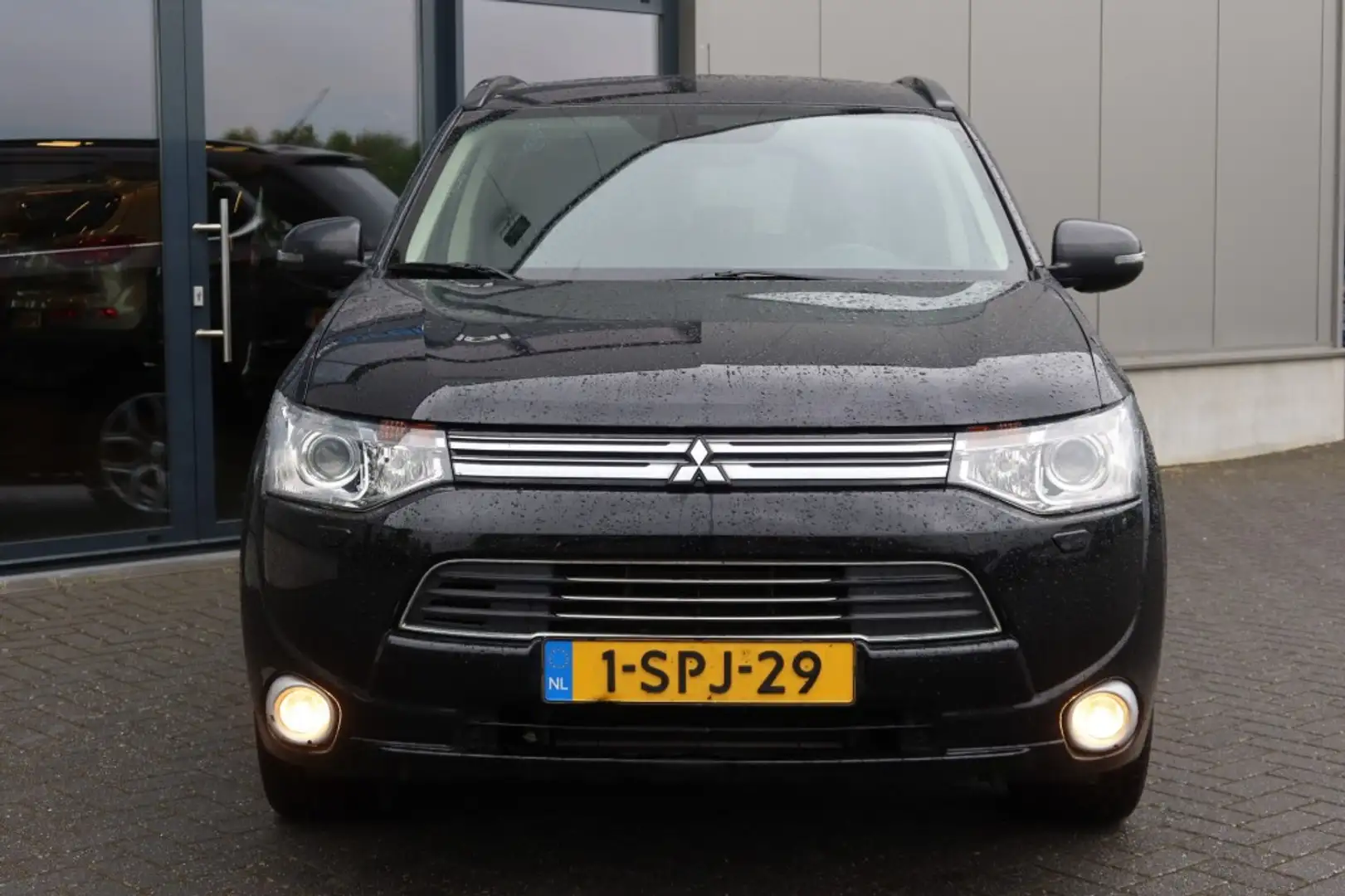 Mitsubishi Outlander 2.0 PHEV Intyle+ AUTOMAAT Clima, NAVI, Camera, Tre Zwart - 2