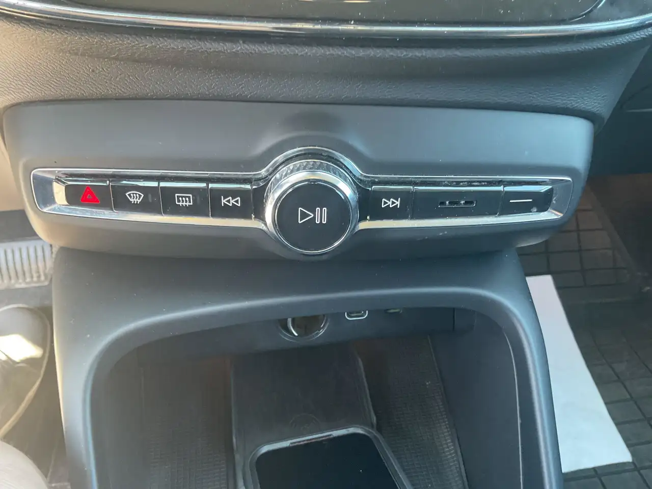 Volvo XC40 photo Volvo XC40
