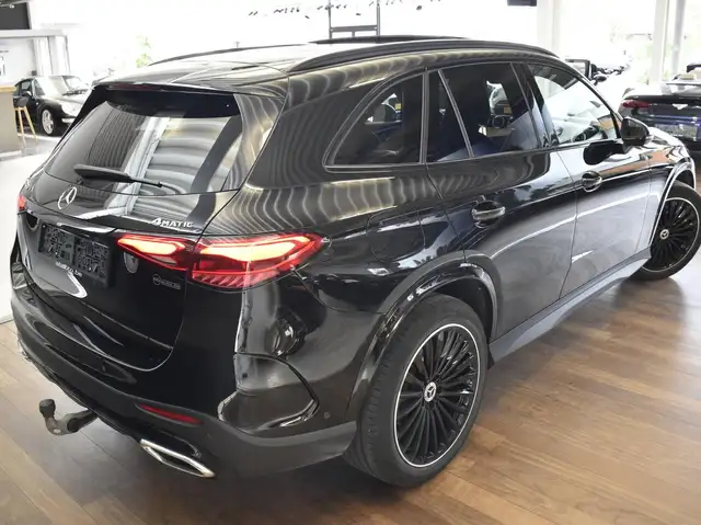 Mercedes-Benz GLC 200 view 4