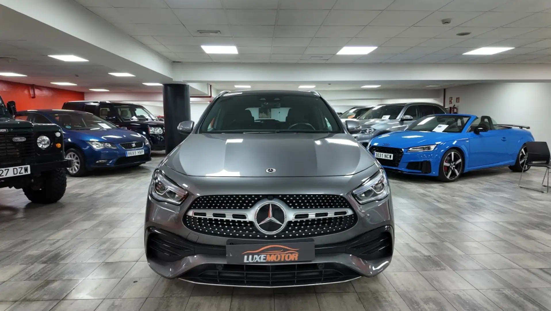 Mercedes-Benz GLA 250 250e Plateado - 2