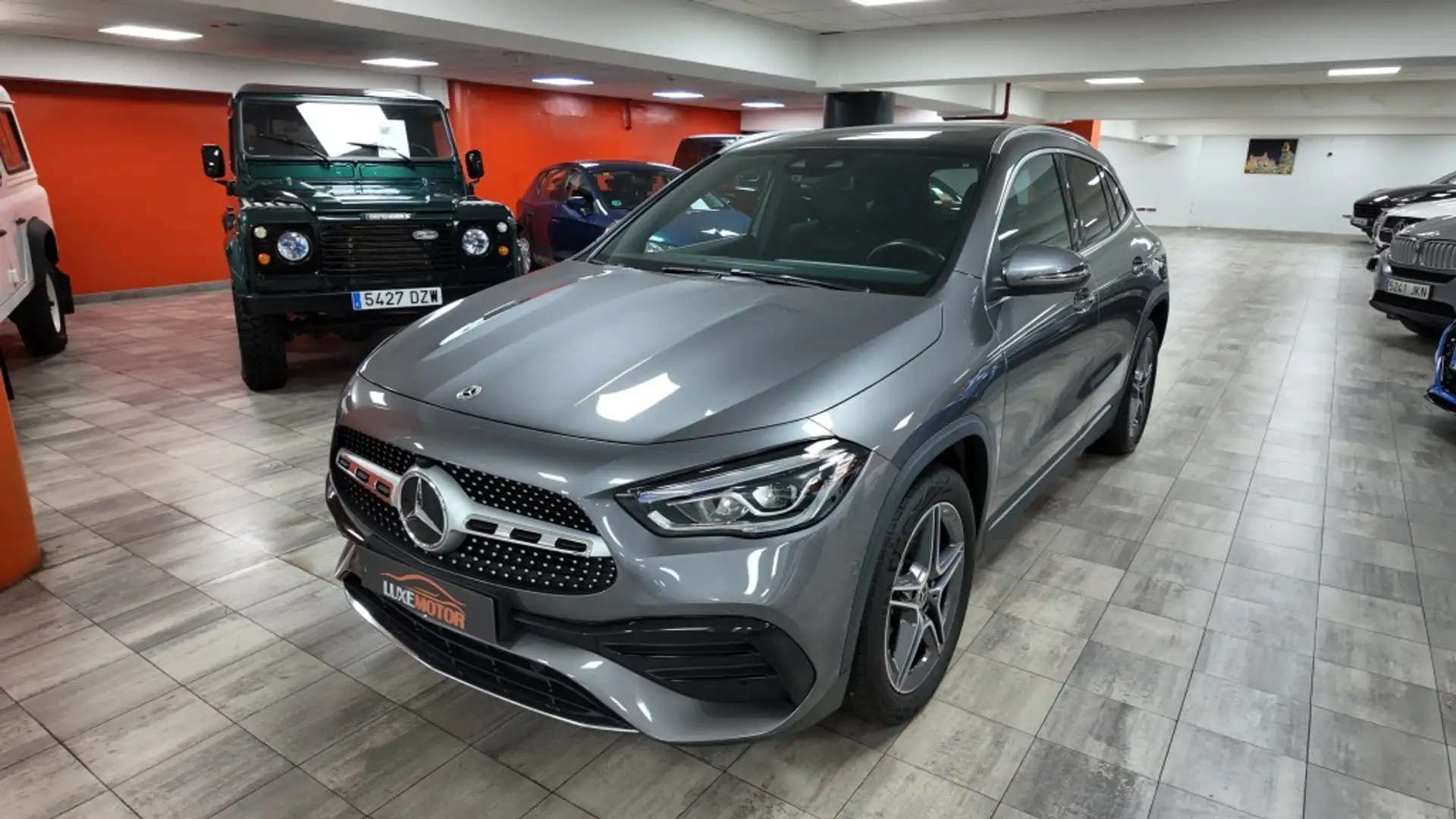 Mercedes-Benz GLA 250 250e Plateado - 1