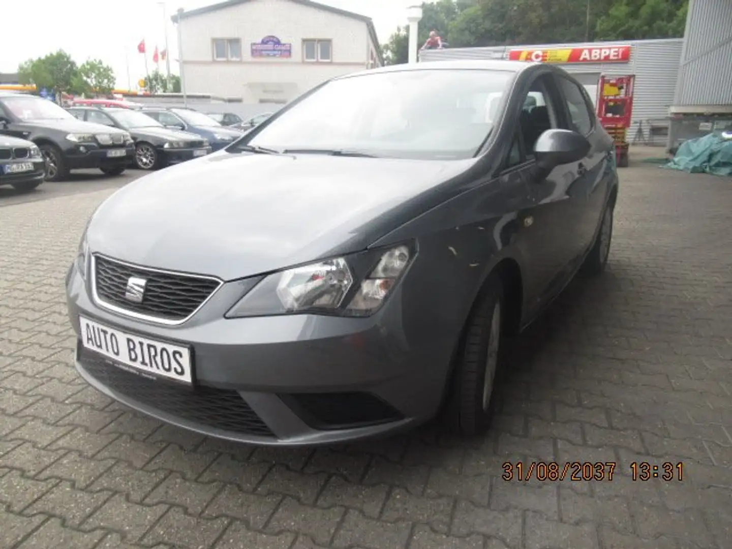 SEAT Ibiza Reference Grau - 1