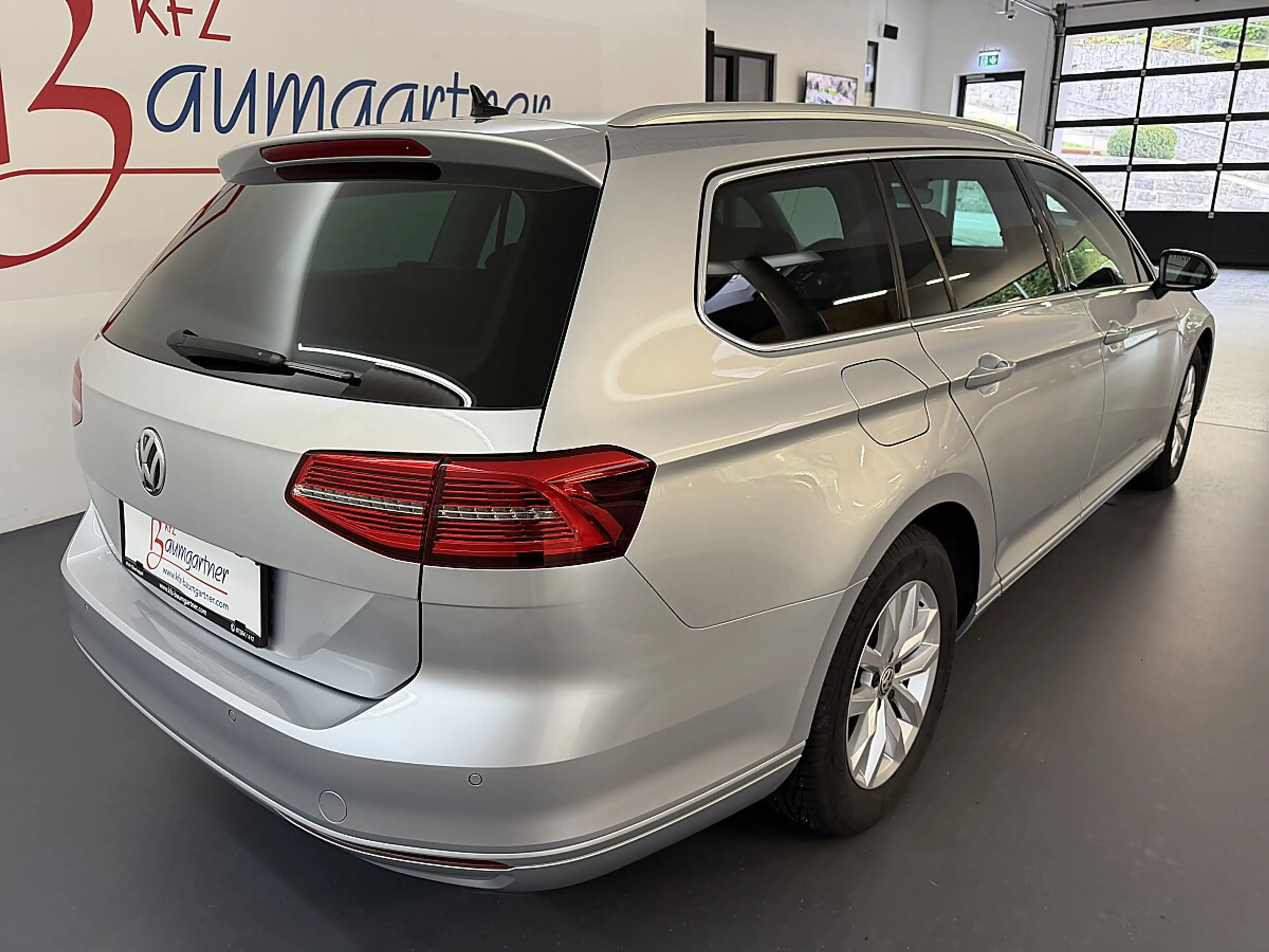 Volkswagen Passat Variant 1,6TDI DSG *LED*NAVI*ACC*Sitzheizung*Getönte Sc... — photo 4