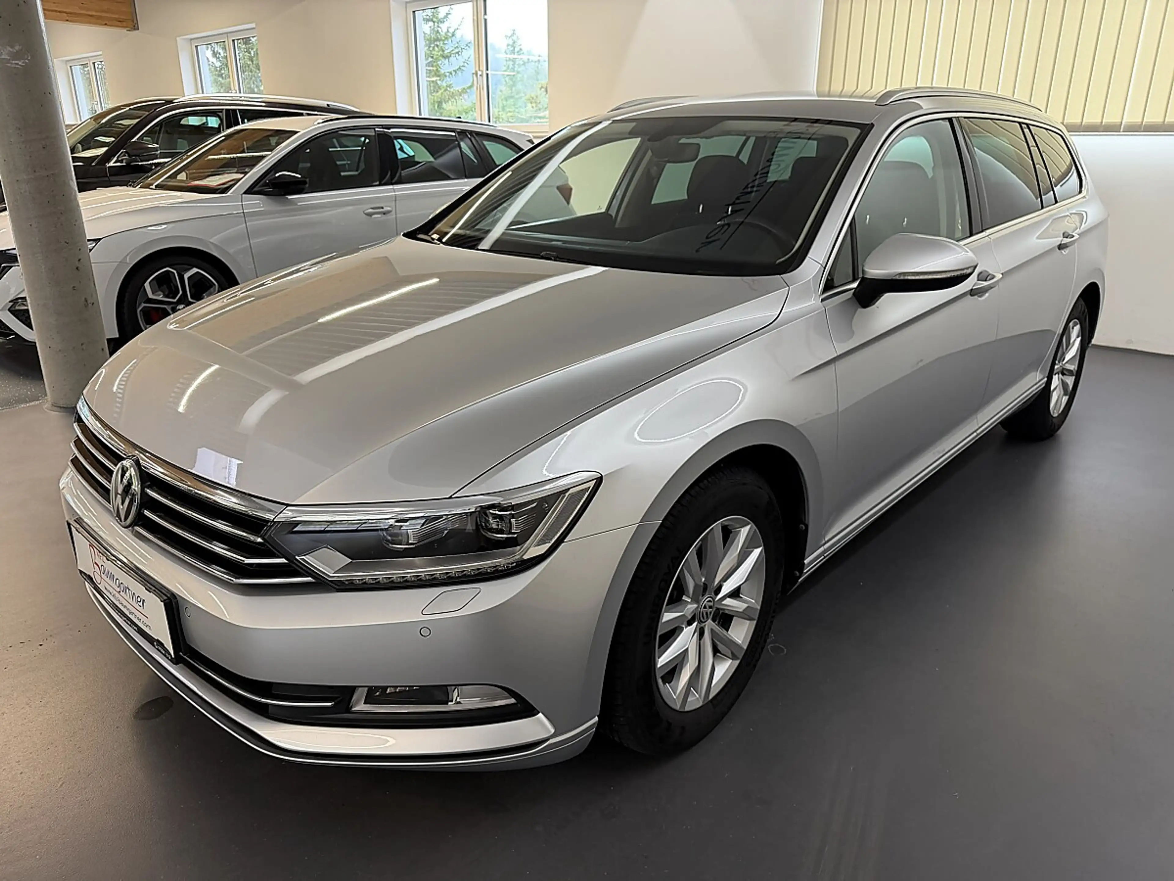 Volkswagen Passat Variant 1,6TDI DSG *LED*NAVI*ACC*Sitzheizung*Getönte Sc... — photo 2