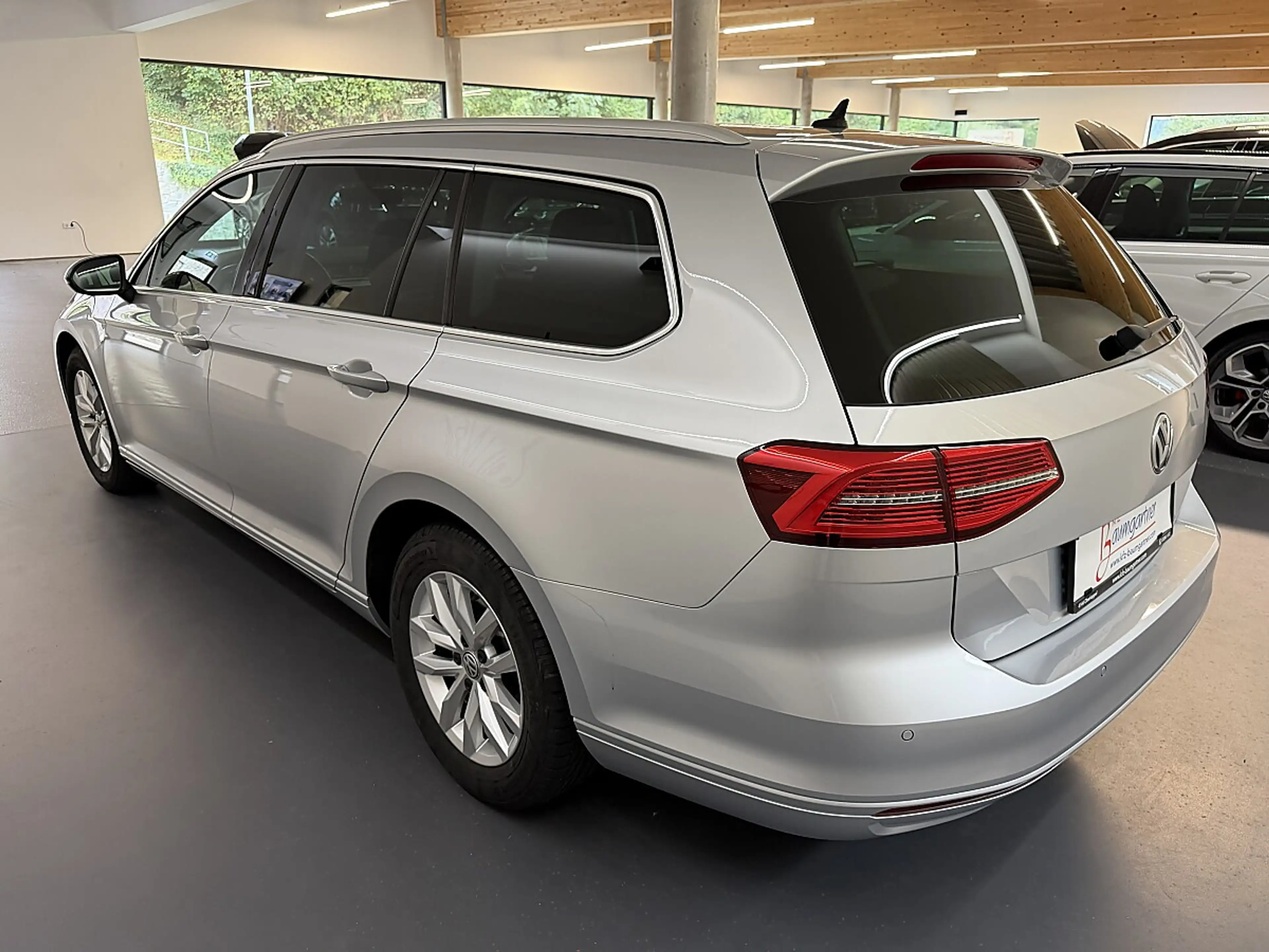 Volkswagen Passat Variant 1,6TDI DSG *LED*NAVI*ACC*Sitzheizung*Getönte Sc... — photo 5