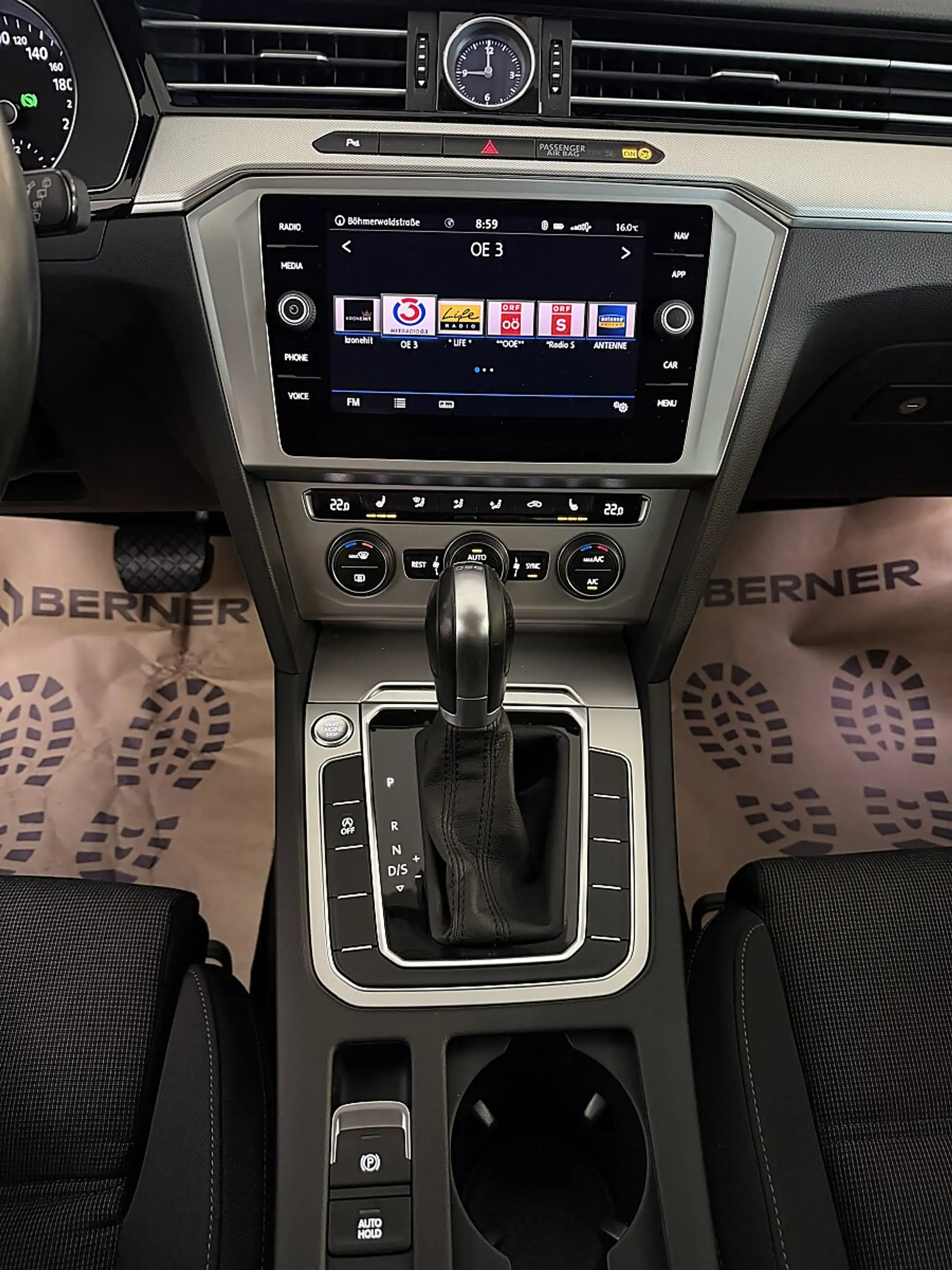 Volkswagen Passat Variant 1,6TDI DSG *LED*NAVI*ACC*Sitzheizung*Getönte Sc... — photo 8