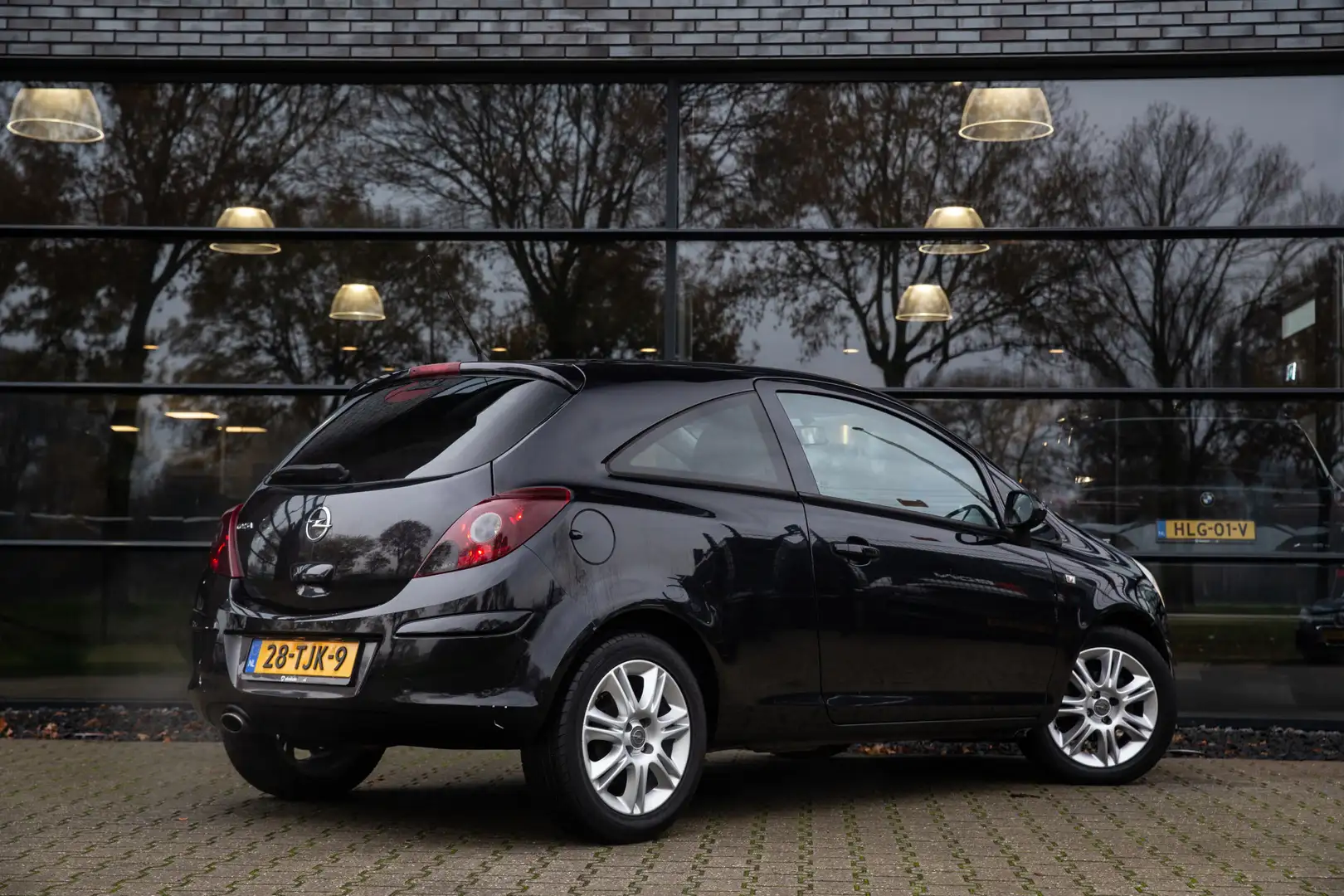 Opel Corsa 1.4-16V Color Edition Noir - 2