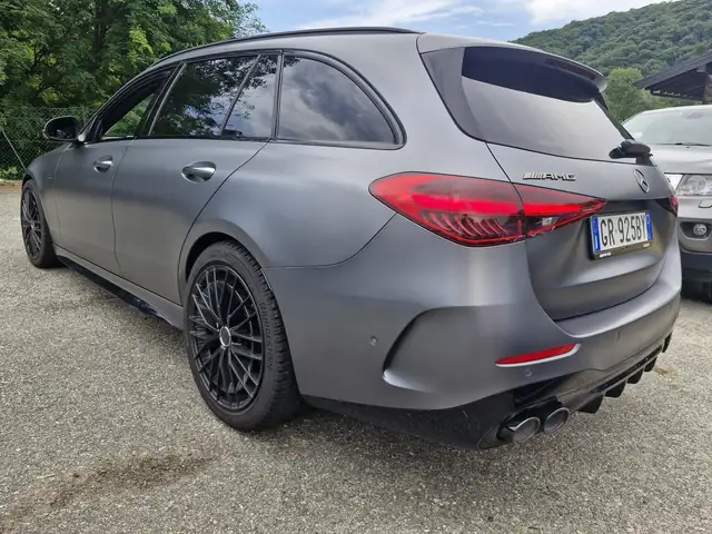 Mercedes-Benz C-Class view 4