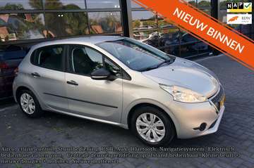 1.0 VTi Access, Airco, Navi, Bluetooth, Carplay, E