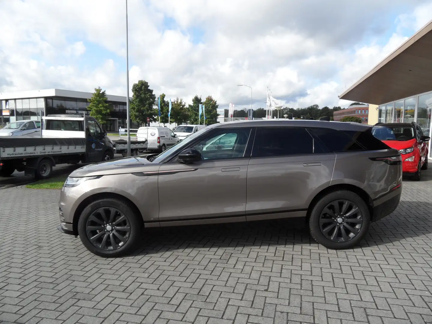 Land Rover Range Rover Velar R Dynamiq Brun - 2