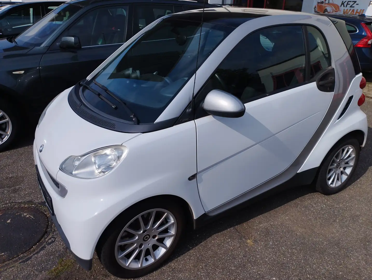 smart forTwo TOPZUSTAND mit Klima/Sitzhzg./Pano - usw. - 1