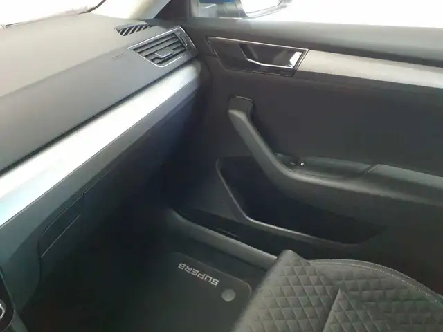 Skoda Superb view 15