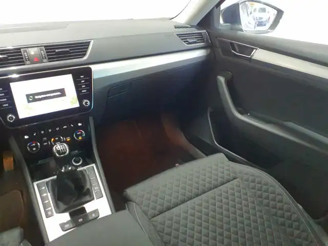 Skoda Superb view 6