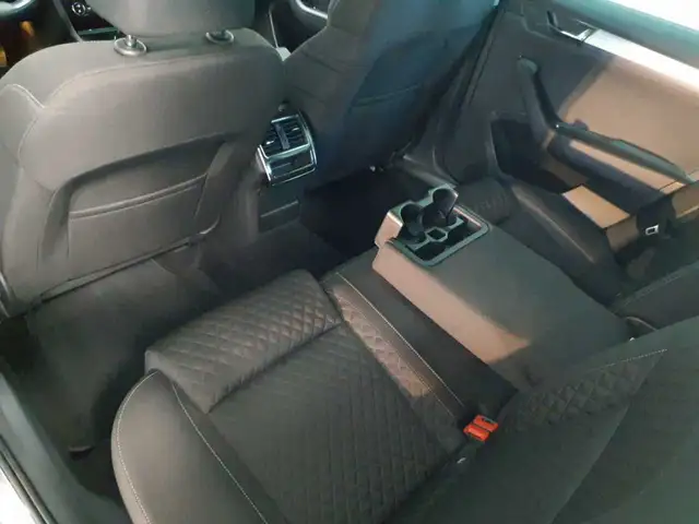 Skoda Superb view 8