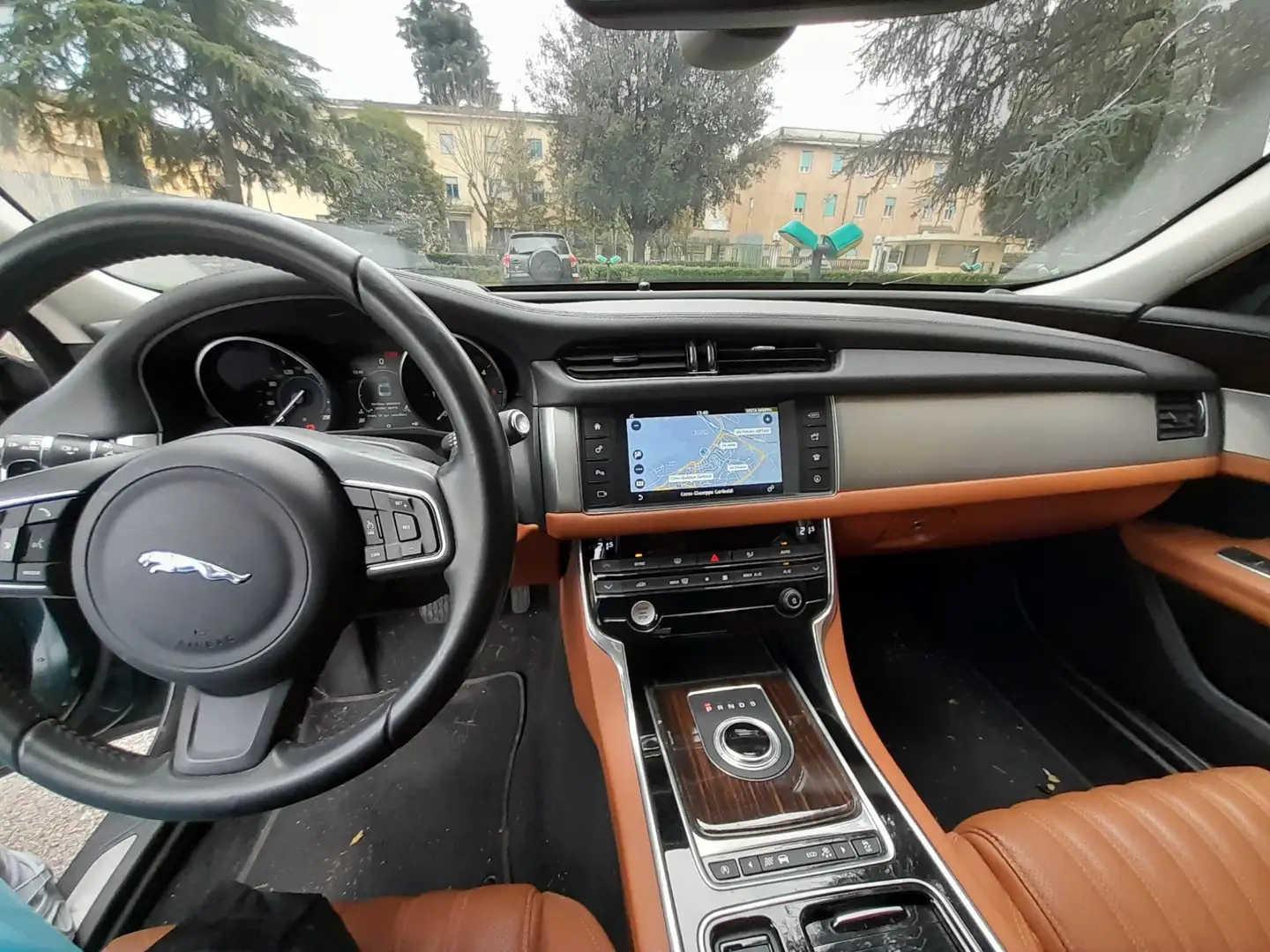 Jaguar XF 3.0d V6 Prestige 300cv auto - 1