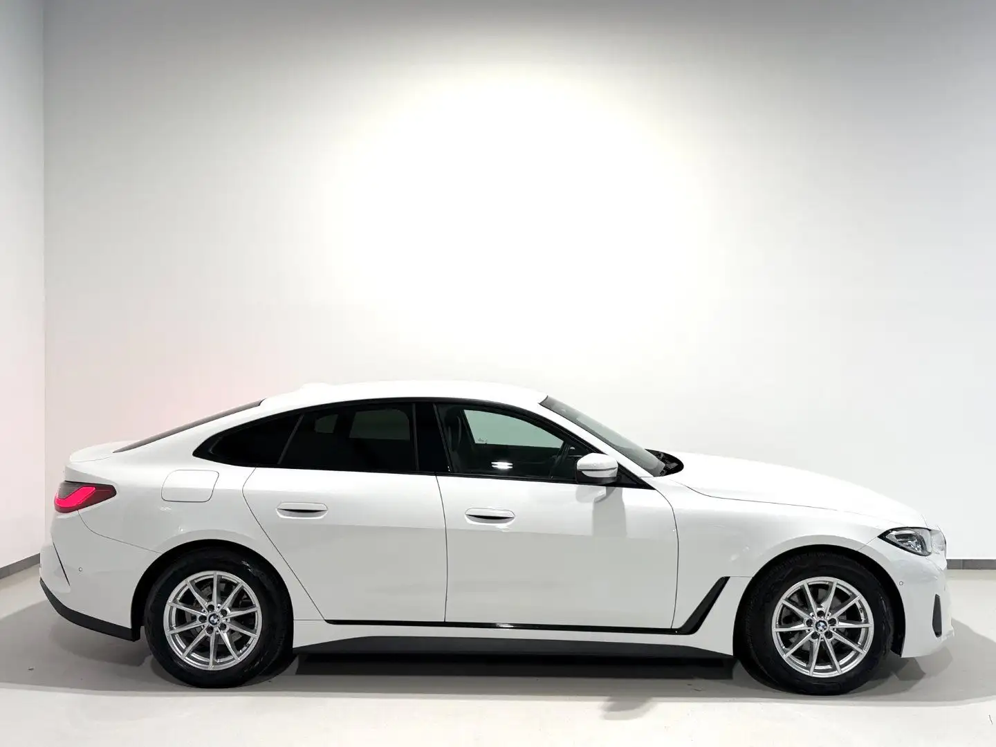 BMW 420 D Gran Coupe/Navi/AHK/Kamera/LED Weiß - 2