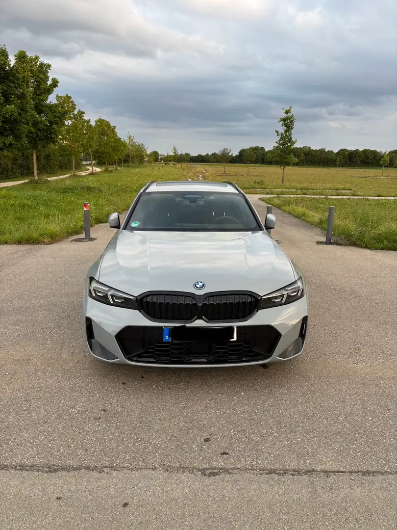BMW 330 330 e xDrive M Sport Grau - 2