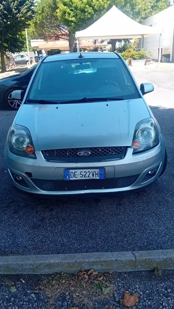 Ford Fiesta 5p 1.4 tdci Plus - 1