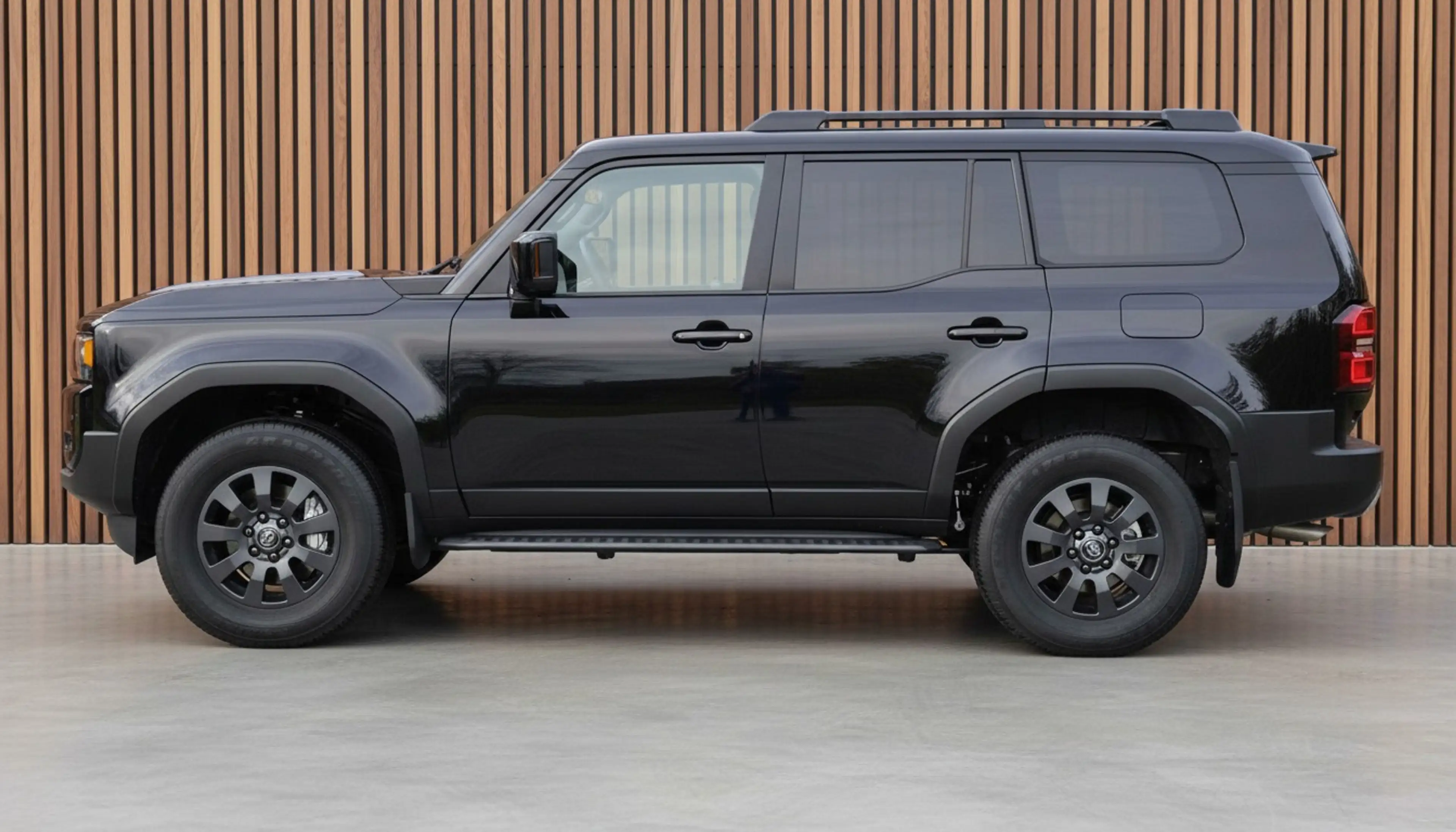 Toyota Land Cruiser 250 2.8 D-4D Executive 5P. Geel kenteken INCL BTW — photo 2