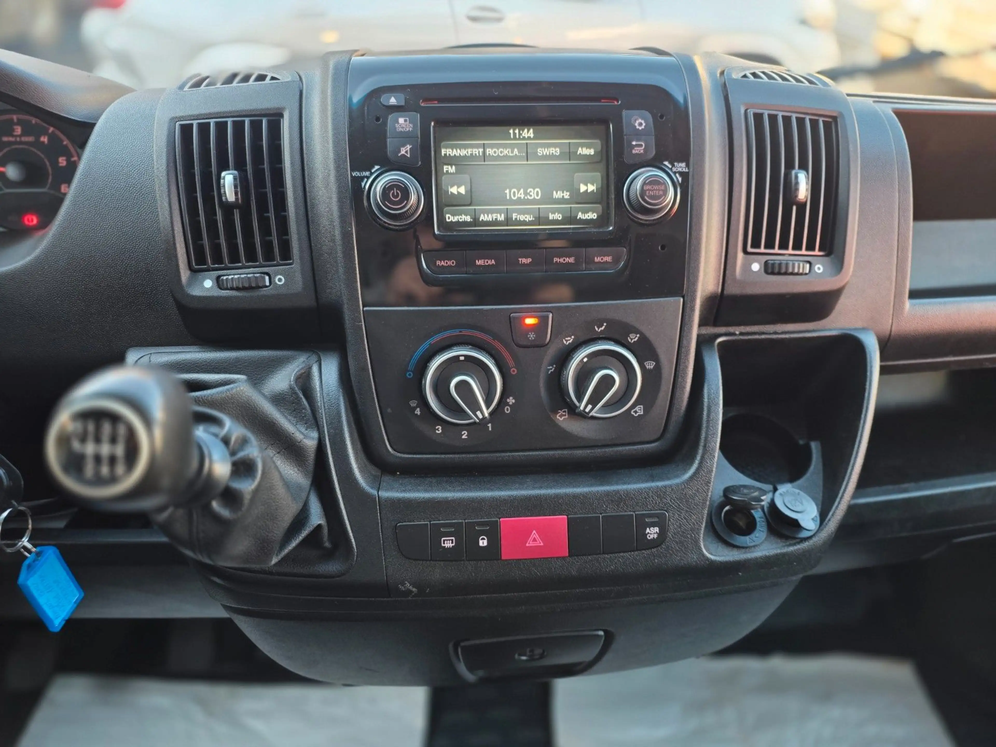 Peugeot Boxer Kasten H2+L1 3.Stz Klima R.Kamera 1.Hand — photo 12