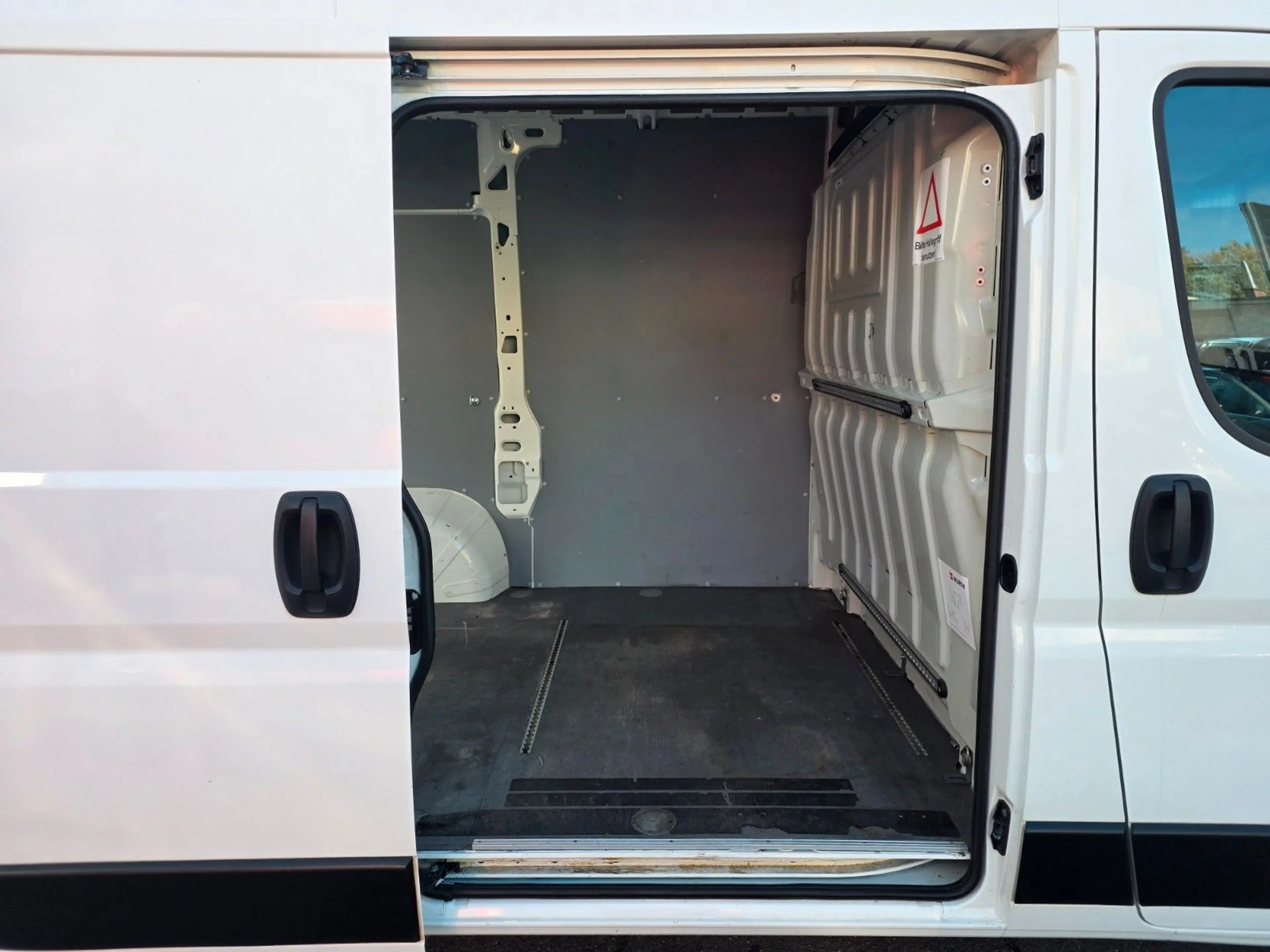 Peugeot Boxer Kasten H2+L1 3.Stz Klima R.Kamera 1.Hand — photo 14