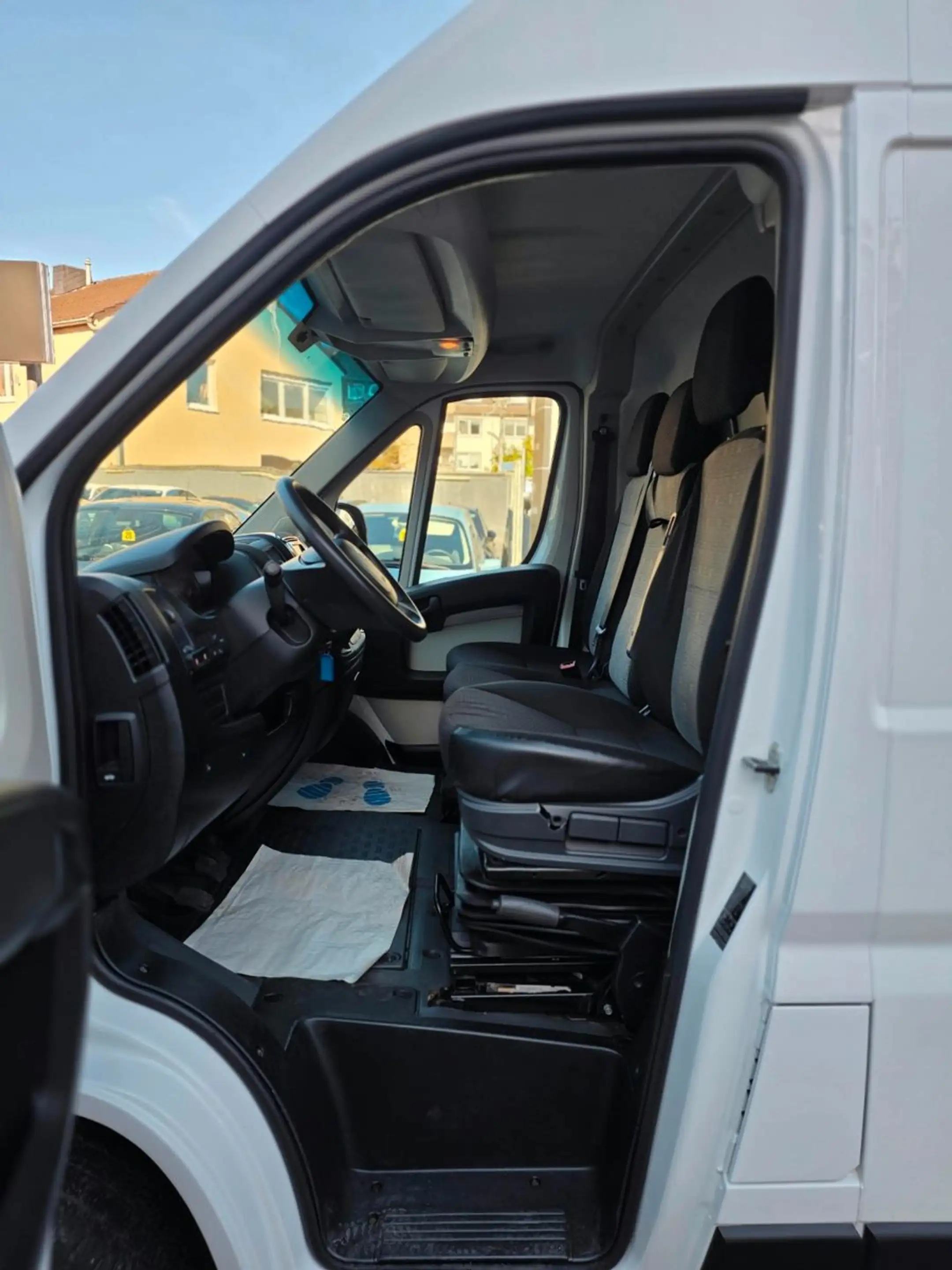 Peugeot Boxer Kasten H2+L1 3.Stz Klima R.Kamera 1.Hand — photo 7