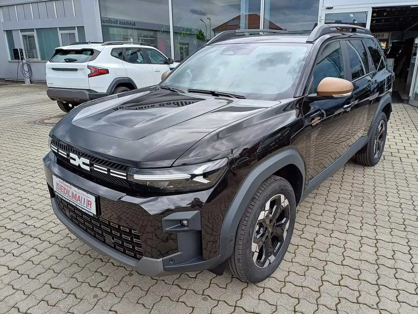 Dacia Bigster 1.2 TCe 140 Mild-Hybrid Extreme/WINTER+Easy+CITY-P Noir - 1