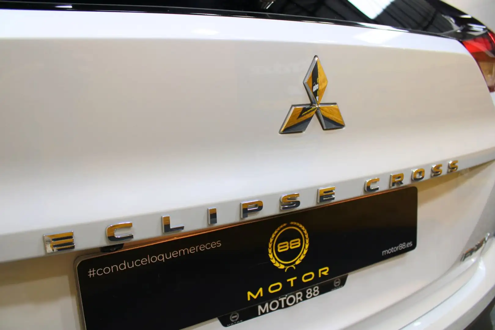 Mitsubishi Eclipse Cross 2.4 PHEV Kaiteki Auto 4WD Blanco - 2