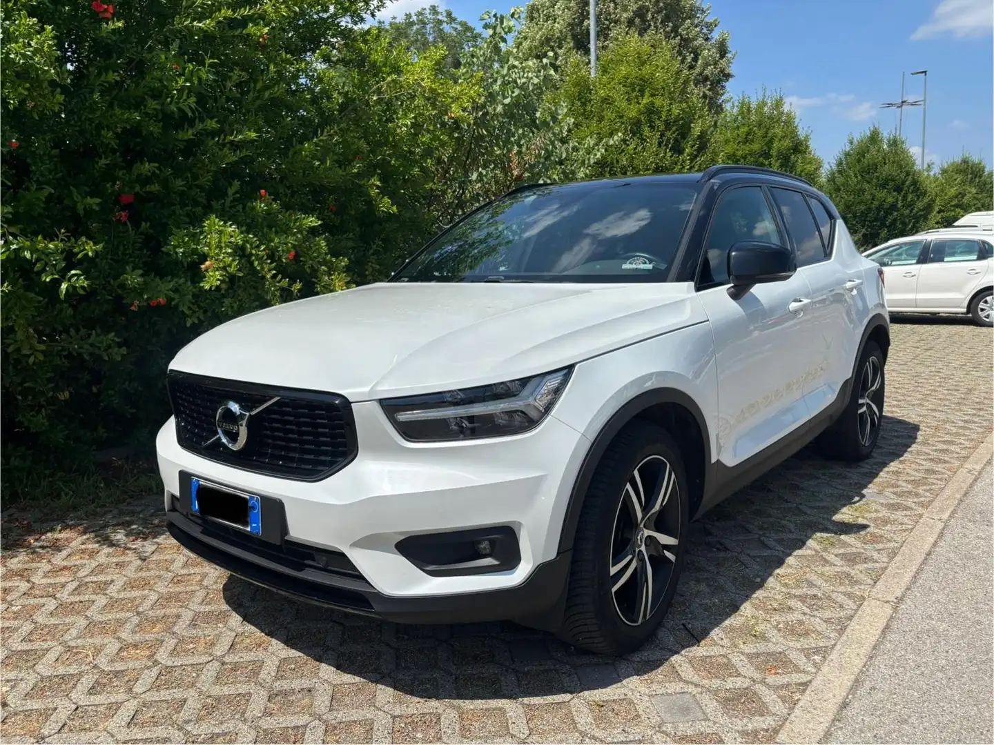Volvo XC40 XC40 2.0 d4 R-design awd geartronic - 1