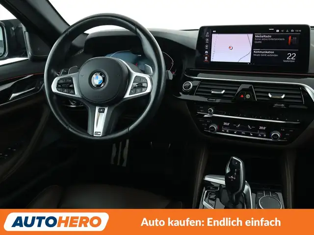 BMW 5 Series view 13