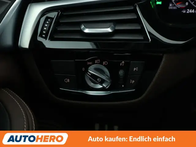 BMW 5 Series view 29