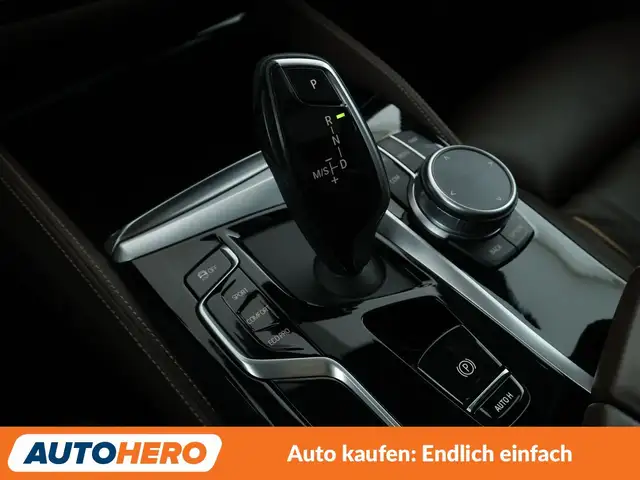BMW 5 Series view 26