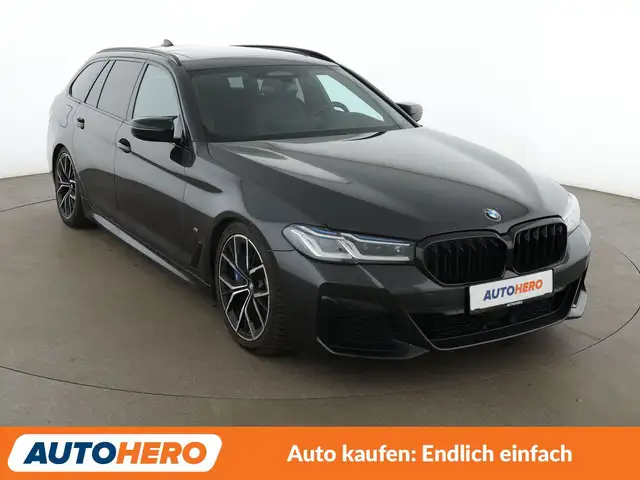 BMW 5 Series view 8
