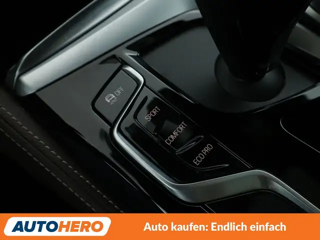 BMW 5 Series view 27