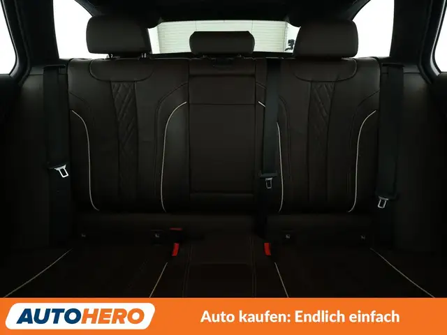 BMW 5 Series view 15