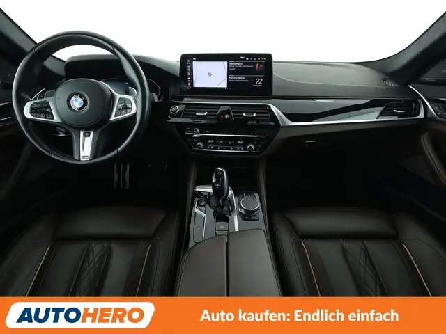 BMW 5 Series view 12