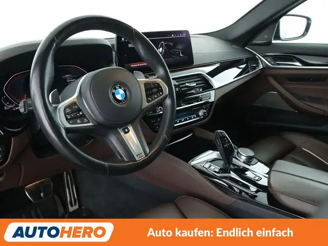 BMW 5 Series view 11
