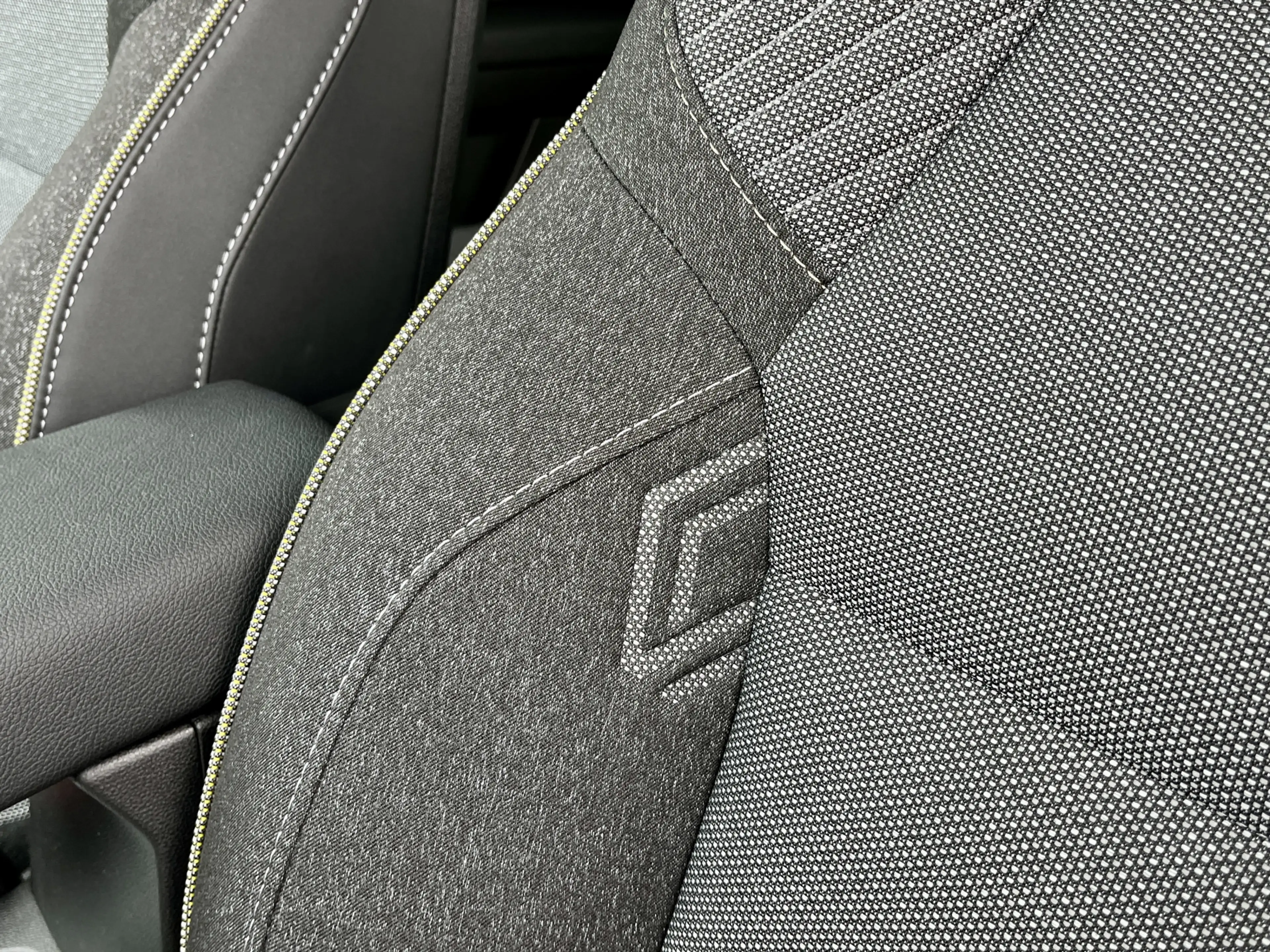 Renault Captur 1.8 E-Tech Full Hybrid 160 Techno | Pack Winter | — photo 6