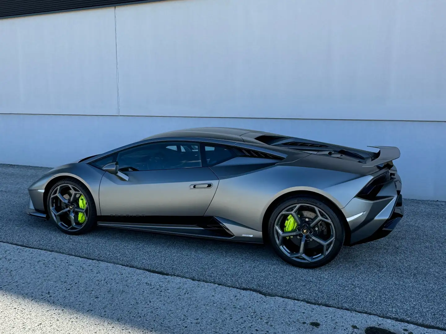 Lamborghini Huracán TECNICA / 285K NETTO / MATTE PAINT / FULL XPEL Gris - 2
